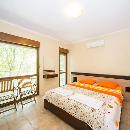Lovely 2 Bedrooms Flat - 1st Line Appartamento *