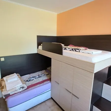 Lovely 2 Bedrooms Flat - 1st Line Appartamento *