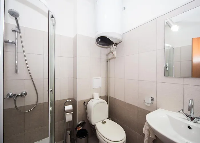 Lovely 2 Bedrooms Flat - 1st Line 公寓